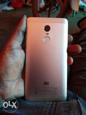 Redmi note 4 good condition... display small