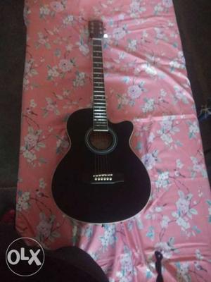 Acoustic guitar,in excellent condition,,with