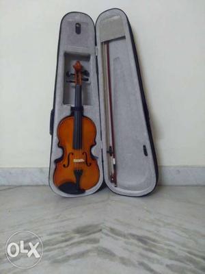 Brown Violin With Bow And a case POLO VIOLIN,JUST 2 MONTHS