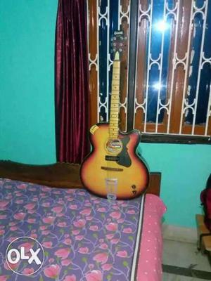 In good condition guitar urgent sell