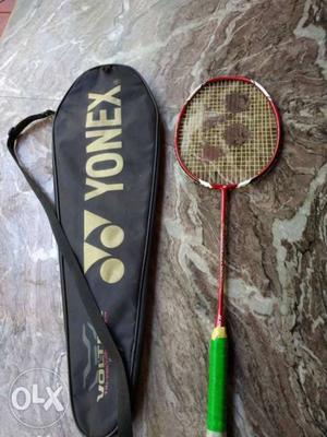 Red Yonex Badminton Racket With Bag voltric 200 taufik