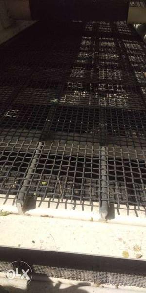 Vibrating screen mesh