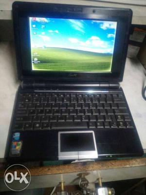 Asus mini laptop. in mint condition.with *2gb ram