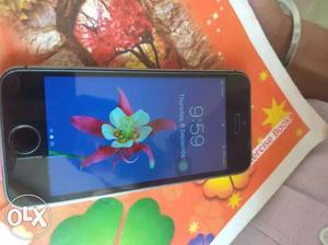Brand new iPhone s5 with 3 month store warranty
