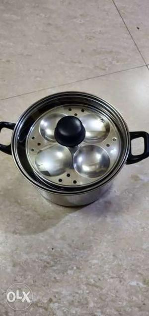 Brand new idli maker with 16 moulds.