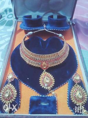 Gold-colored Necklace And Pair Of Dangling Earrings