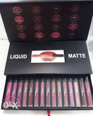 Huda Beauty Liquid Matte Lipstick Kit With Box