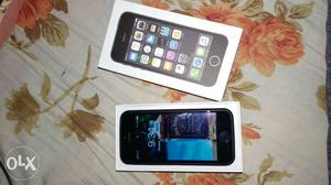 I phone 5s black in excellent condition 1year old