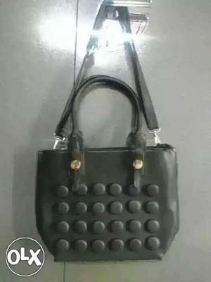 I want to sell my once used dubai new hand bag