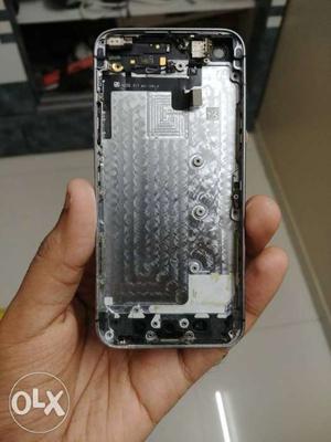 Iphone 5s original body with no scratches. Color