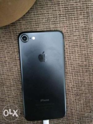 Iphone 7 32gb matt black With full accessories nd