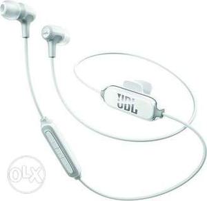 JBL Bluetooth head phone.just 2month old.new condition.