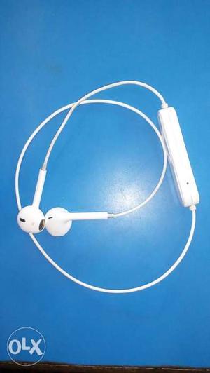 Mi New Bluthoot Ear Phone With Charger Price