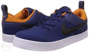 NIKE shoe in available in OFFER
