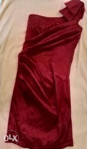 One shoulder party dress. new.not used