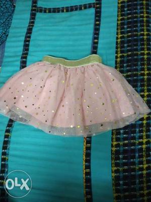 Skirt for kids. 2 months to 14 months old. Brand new.