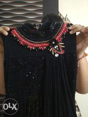 This is black gown ussed only 1 time for 10 to 13