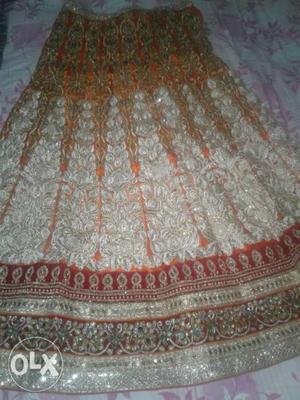 Very beautiful lehnga minimum used heavy work urgent sell