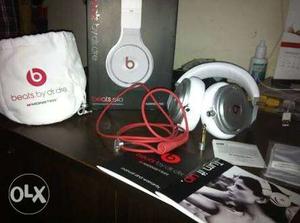 White And Silver Beats By Dr. Dre Beats pro