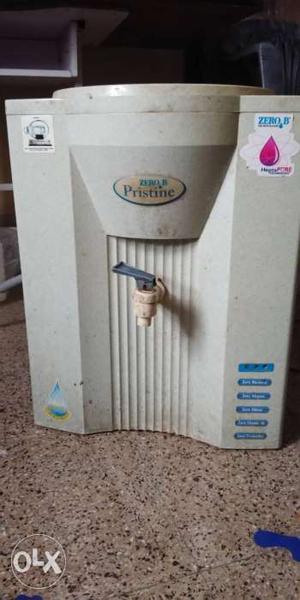 White Prestine Water Purifier