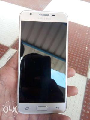 Without warranty Samsung j5.good looking no craches