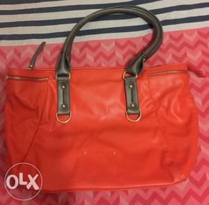 1 Caprese handbag - Price  Baggit sling