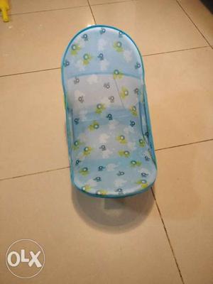Bathing chair for babies less than one year.
