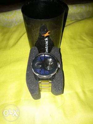 Fastrack watch 8 month sused watch not any