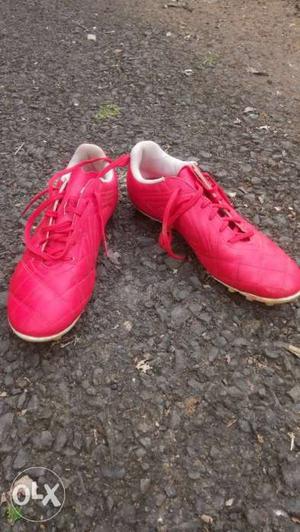 Kipsta size 10.5 boot. Smooth and