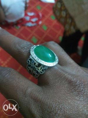 Metal ring with Green stone