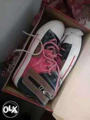 New girls ankel shoe