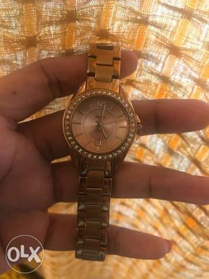 Price negotiable. Original fossil rose gold watch for women.