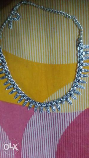 Silver-colored Link Collar Necklace