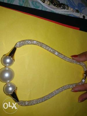Three White Pearl Glitter Necklace