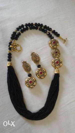 Victorian bead neckset with the combination of