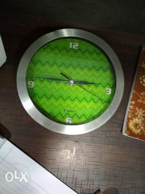 Archie's wall clock Good condition..only been 2 months. Best