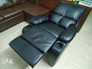 Automatic rocking recliner in almost new