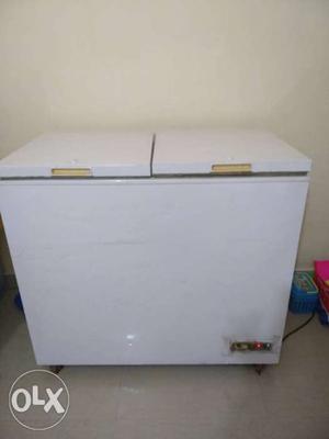 Freezer selling in excellent condition