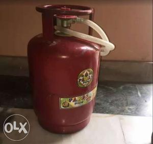 Small lpg cylinder with single stove...