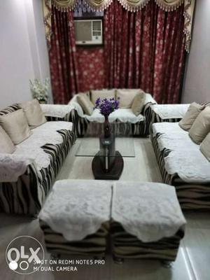 10 seater sofa set, center table included and
