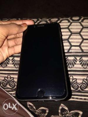 Apple 7 plus 128gb jet black only five month old