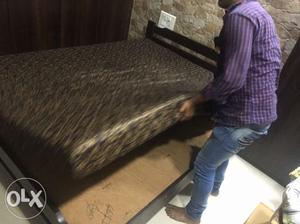 Bed wooden queen non storage with mattress
