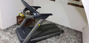 Brand new Maxfit Robust commercial treadmill in excellent