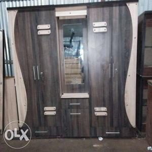 Brown Wooden Wardrobe With Mirror with derssing table