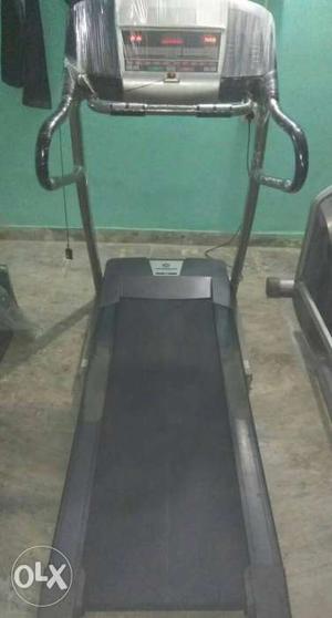 Horizon fitness treadmill with Incline