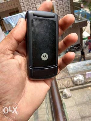 I am selling my Motorola W220 phone and supar