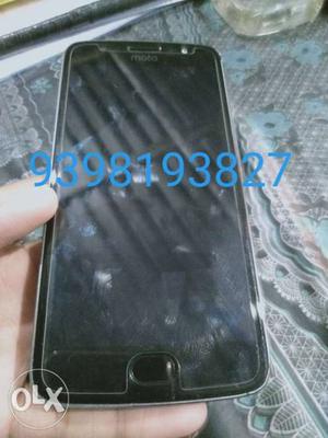 Moto g5s in excellent condition and with valid