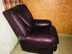 Recliner on sale as the person is moving abroad