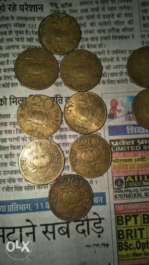 Round Gold-colored 20 Indian Paise 120 Coins
