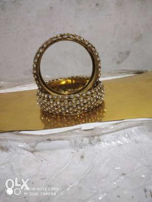 Round Gold-colored Mirror